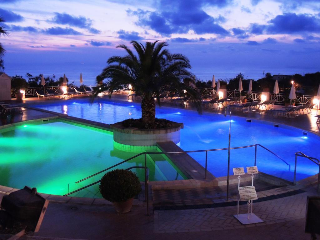 SENTIDO Paradiso Terme Resort&SPA con 5 piscine termali Forio di Ischia Esterno foto